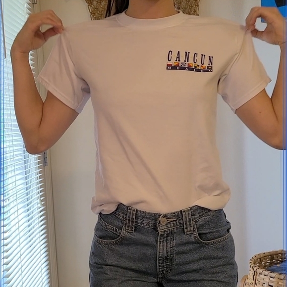 《Vintage Cancun super soft 100% cotton t-shirt》 - Picture 2 of 5